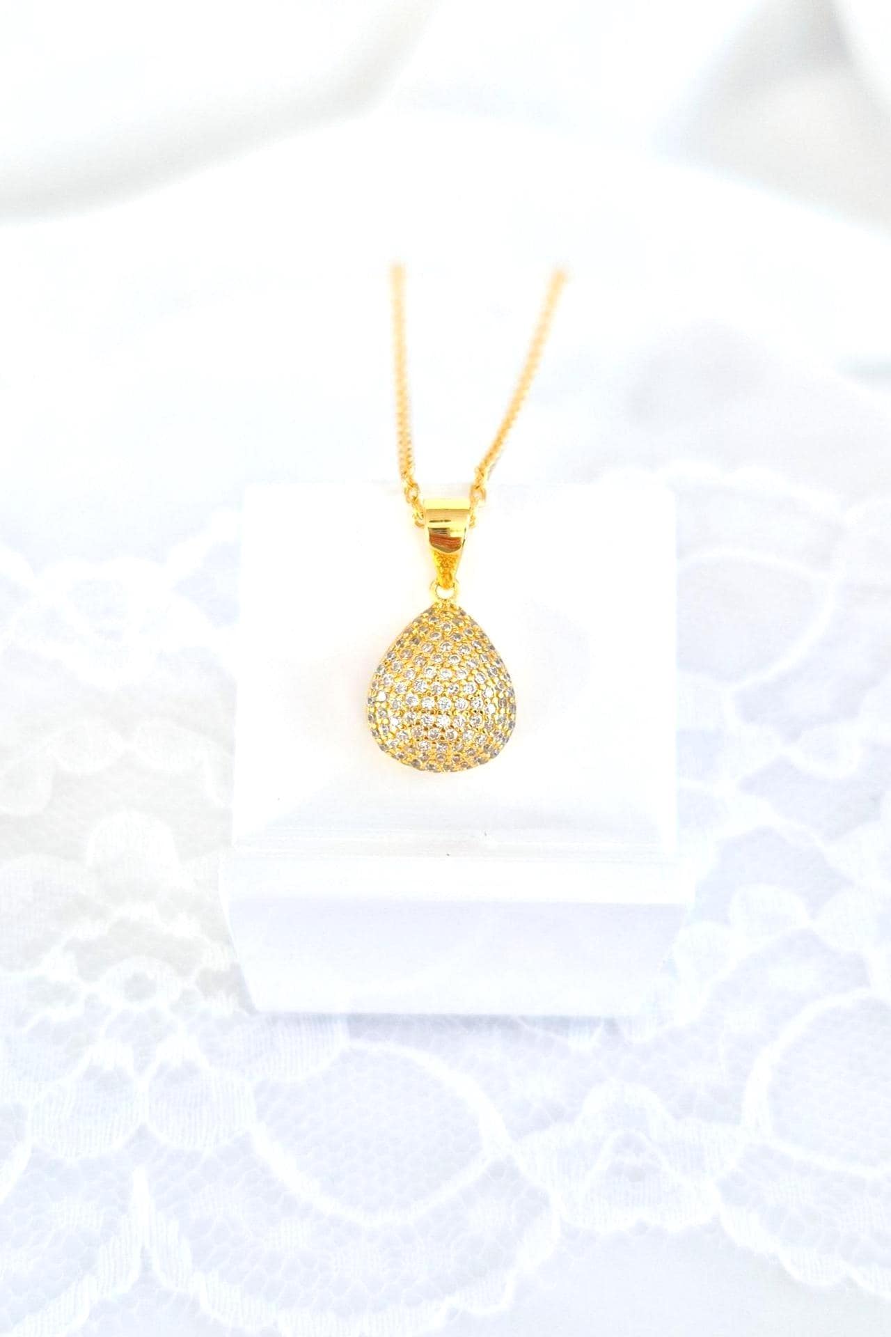 Goldene Halskette, Pavé Silber Anhänger Kette in Gold, Halskette Vergoldet Mit Kleinen Zirkonia von AliceGlamShop