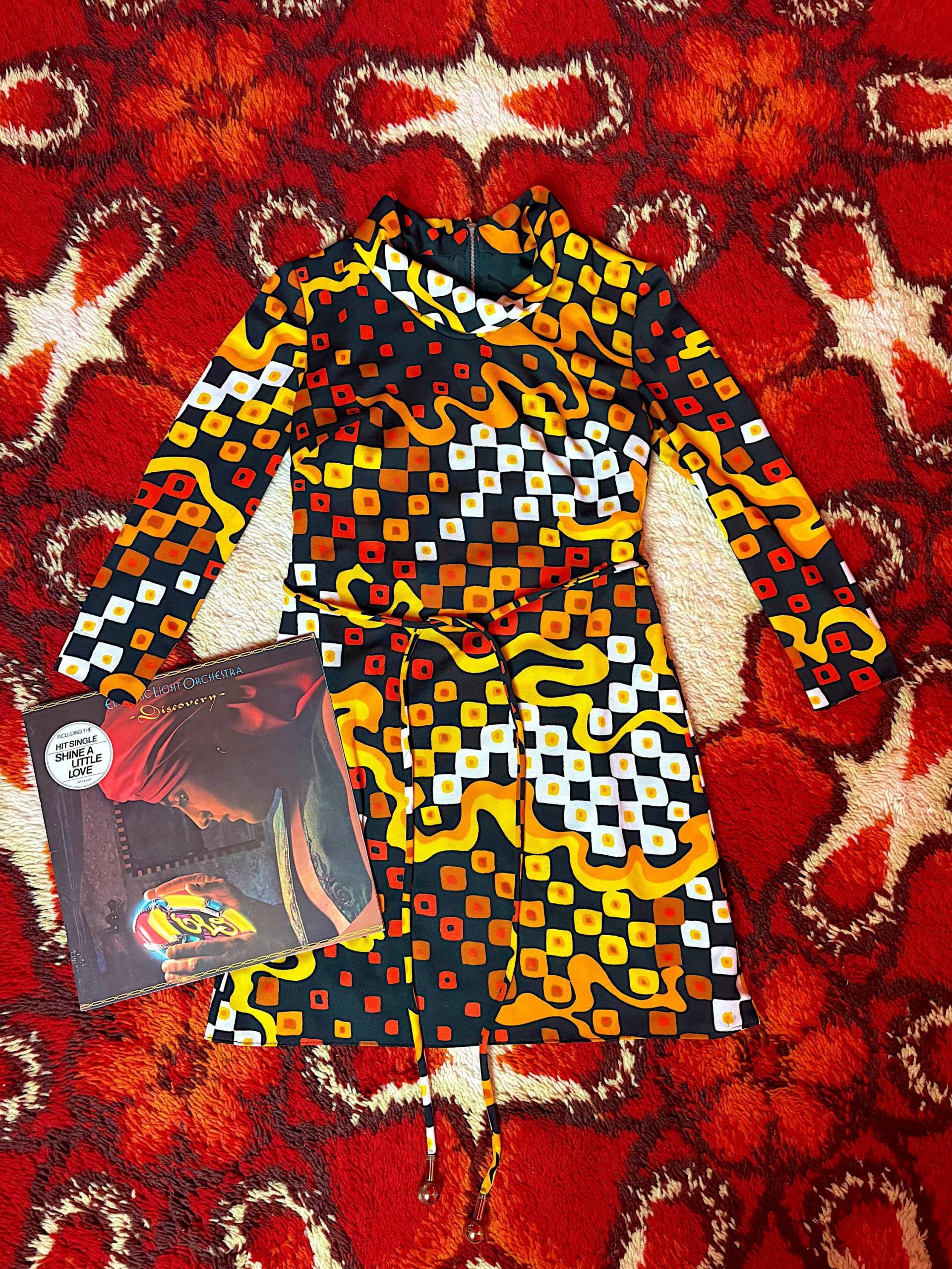 Groovy 70Er Kleid Mit Funky Muster Und Gürtel | Disco Mid Century Vintage von AliceGroovy