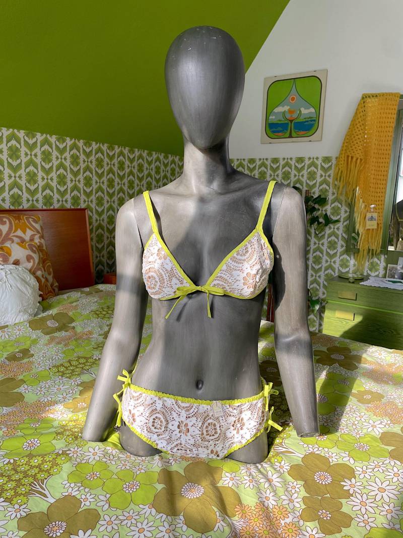 New Old Stock 70Er „Mäser" Spitzen Dessous Set Aus Baumwolle in Grün Und Weiß | Mid Century Vintage von AliceGroovy
