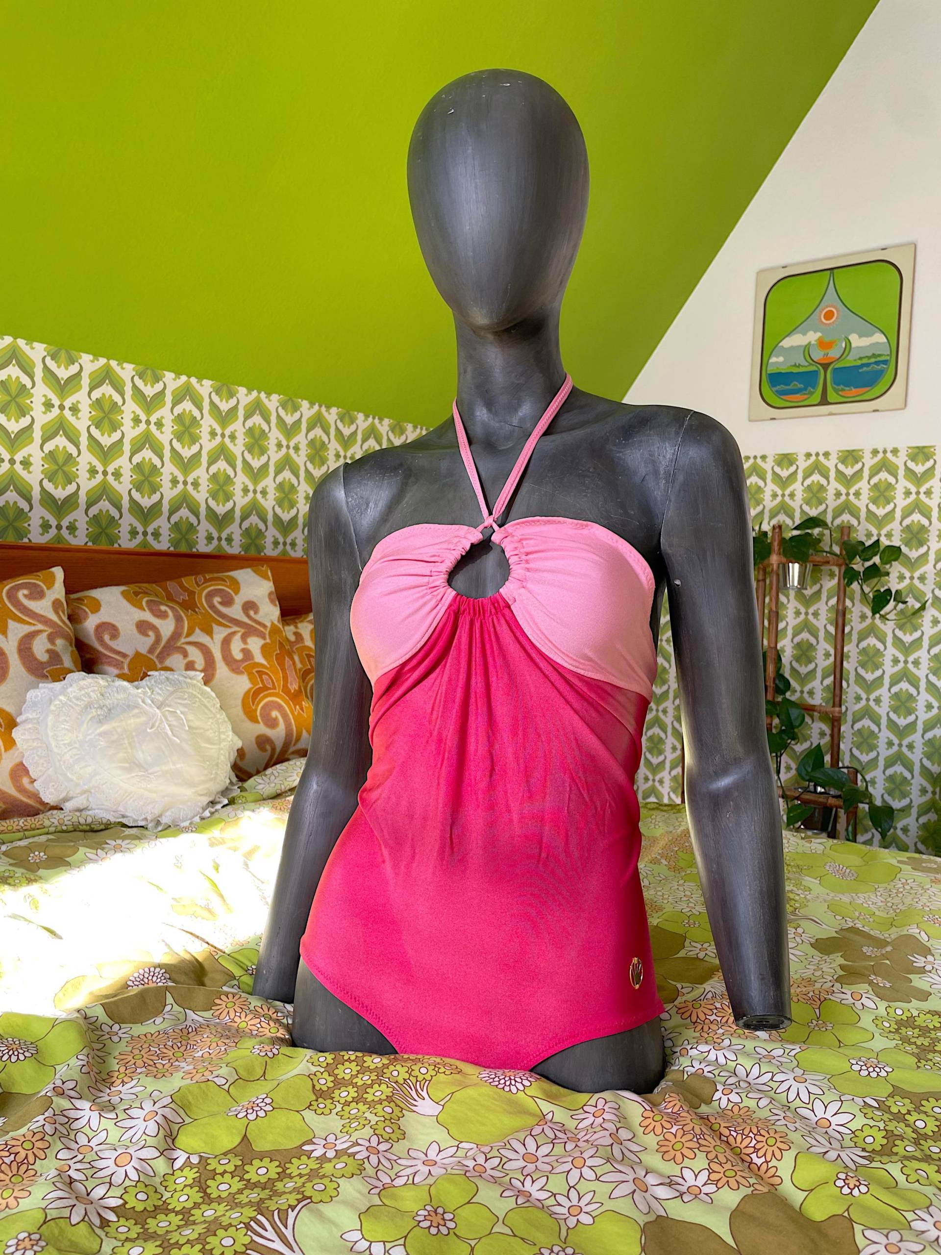 New Old Stock 70Er „Triumph" Badeanzug/Body in Pink Und Rosa | Mid Century Vintage New Old Stock 70Er „Triumph" Badeanzug/Body in Pink Und Rosa | Mid Century Vintage von AliceGroovy