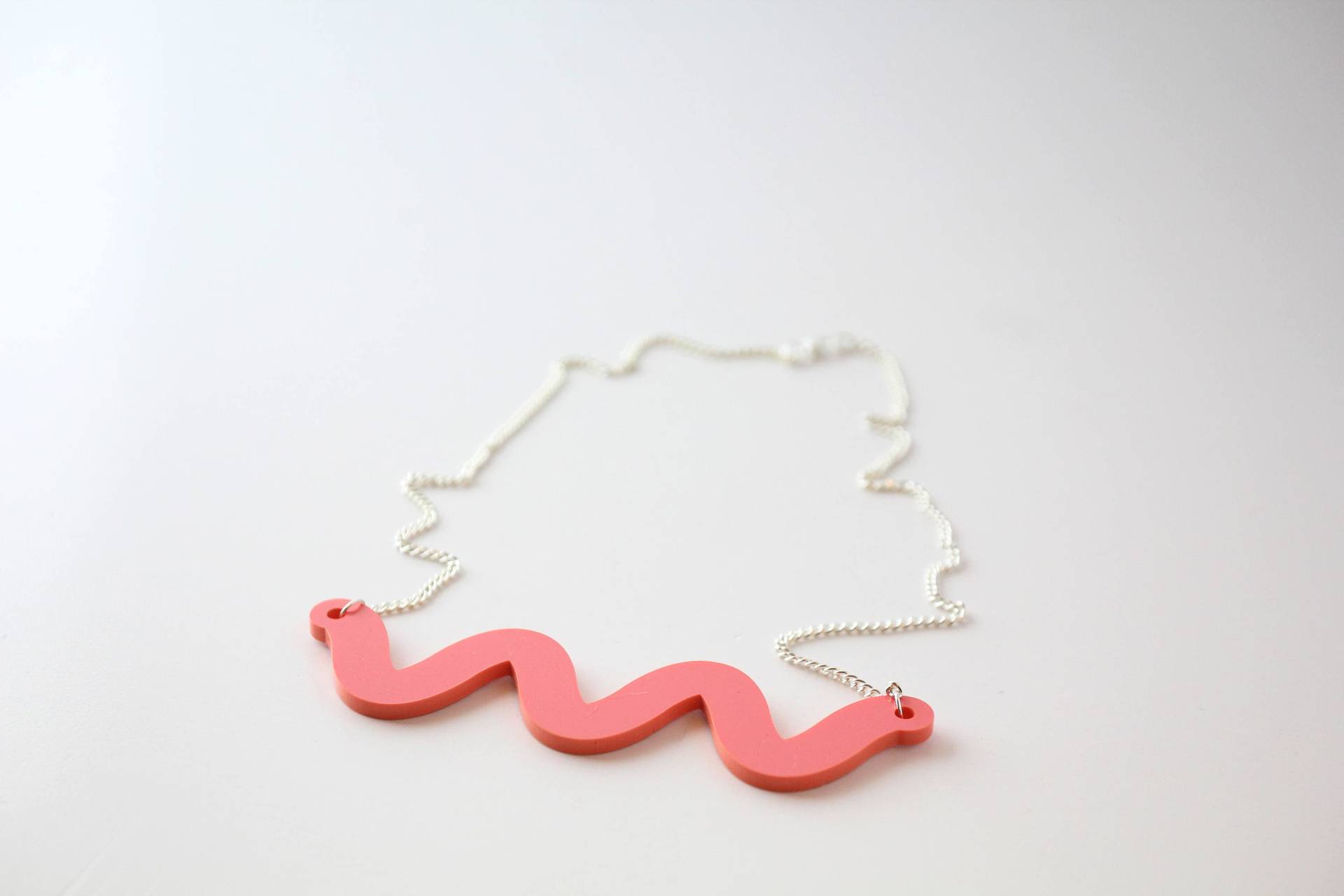 Wiggle Acryl Kette - Versilberte 6 Farben Verfügbar Laser Cut von AlicelikesTea