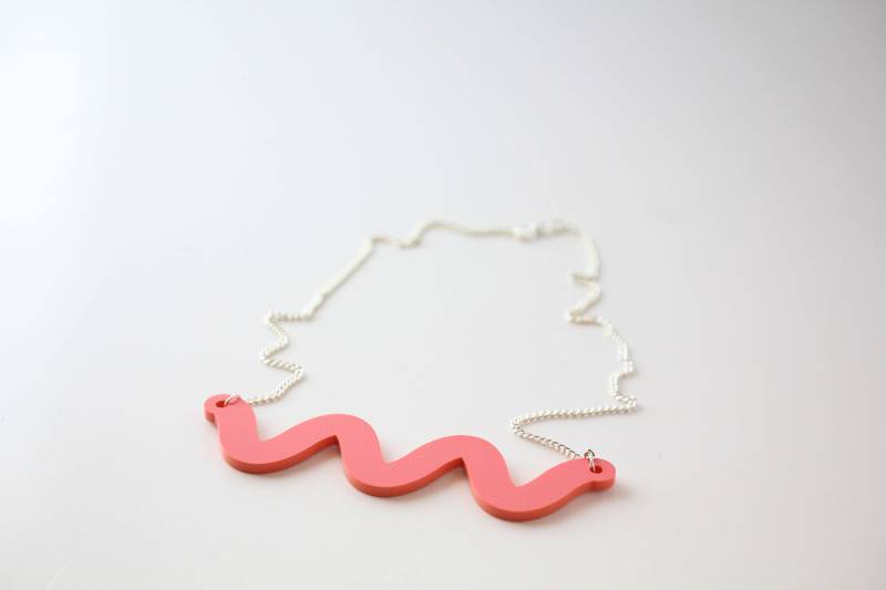 Wiggle Acryl Kette - Versilberte 6 Farben Verfügbar Laser Cut Wiggle Acryl Kette - Versilberte 6 Farben Verfügbar Laser Cut von AlicelikesTea