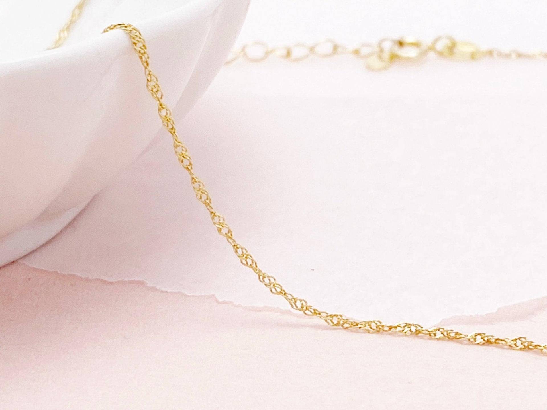 Fine Gold Jewelry Necklace | Layering Halskette Gedreht Kleines Geschenk Für Freundin, Mama Und Ehefrau Zu Weihnachten von AliciasDiaryBerlin