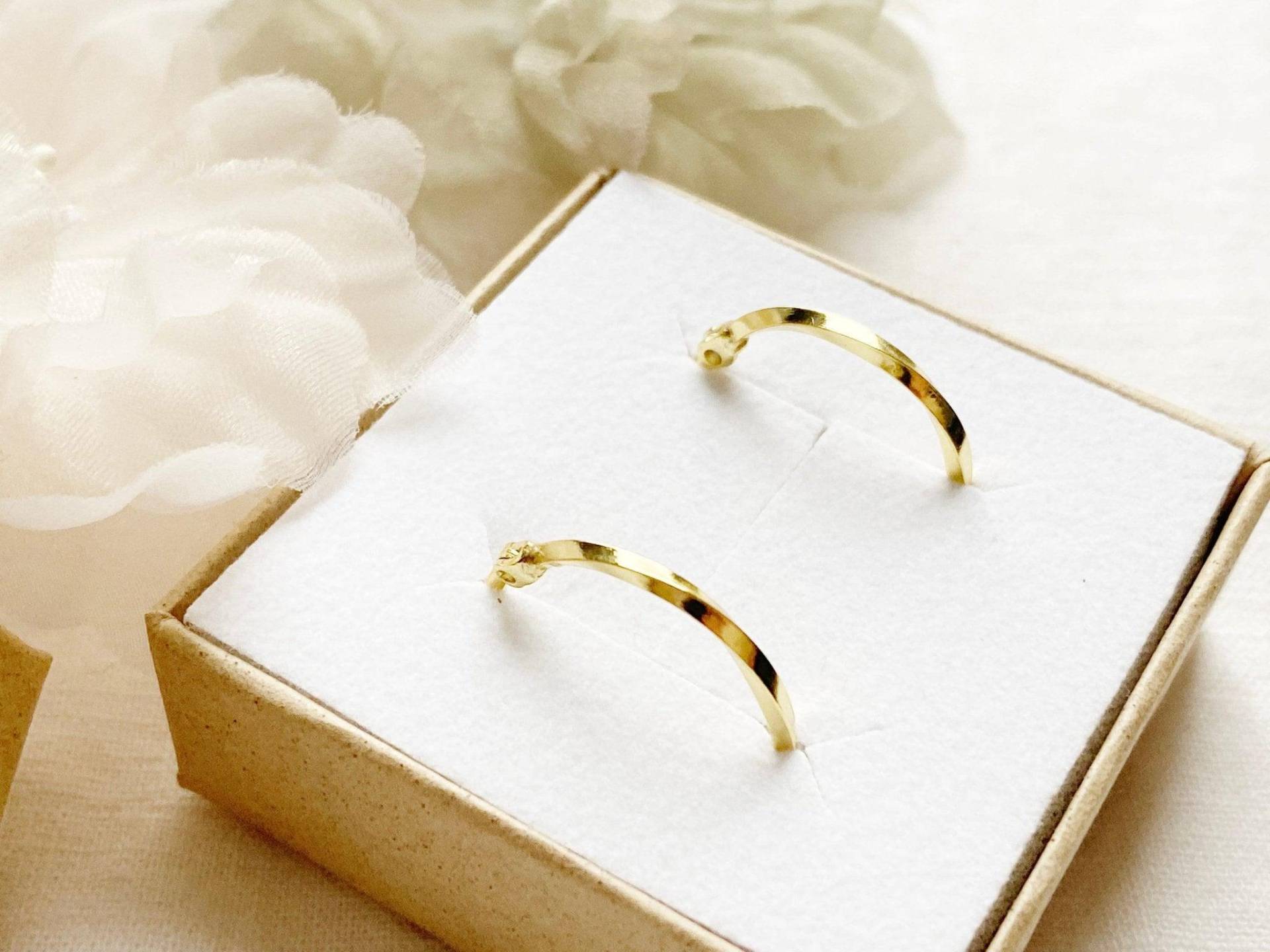 Gedrehte Creolen | Gold Gedreht Klein Ohrringe Hängend Mädchen von AliciasDiaryBerlin