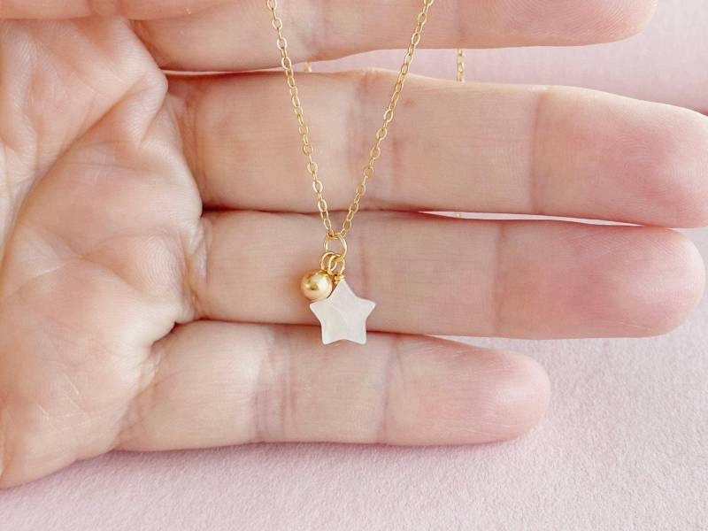 stern Halskette Geschenk | Perlmutt Anhänger Als Adventskalender Füllung Mädchen, Frau Alicia's Diary Jewelry Happiness Bestseller von AliciasDiaryBerlin