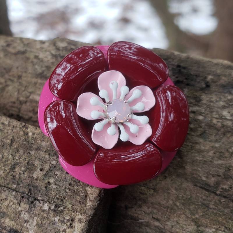 Kleine Rote Und Rosa Emaille Blumen Brosche Pin Metall Geschenk Für Sie Fb93 von AliciasOddities