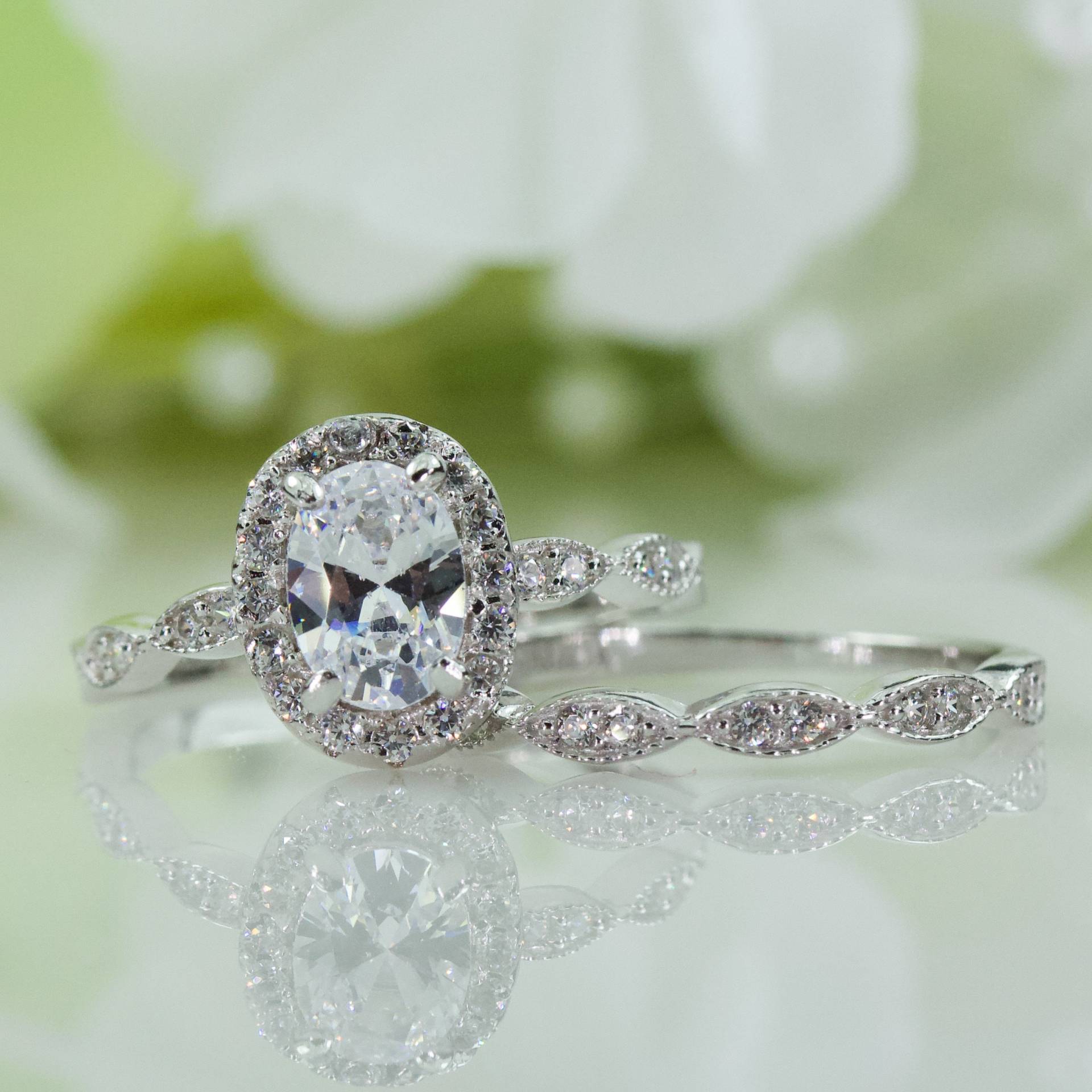 1, 00 Ct Halo Art Deco Oval Qualität Zirkonia Verlobungsring Set Aus Sterlingsilber, Versprechensring, Reisering, Vorschlag Ring | 007 von AlidaJewelry