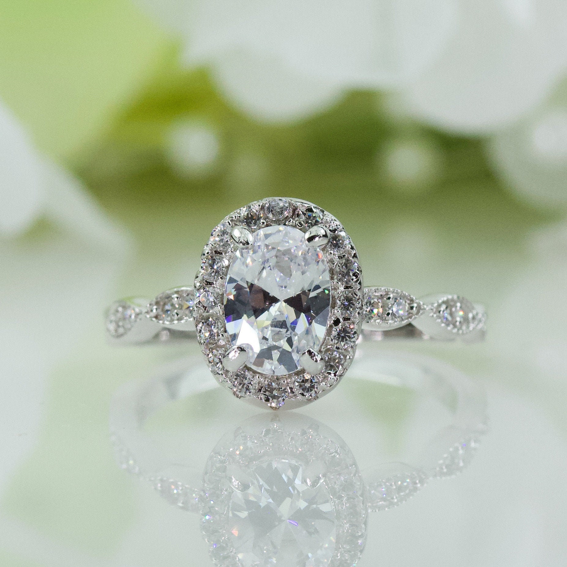 1.00 Ct. Halo Art Deco Oval Feiner Qualität Zirkonia Verlobungsring Aus Sterlingsilber, Reisering, Versprechen Ring, Vorschlag Ring | R007 von AlidaJewelry