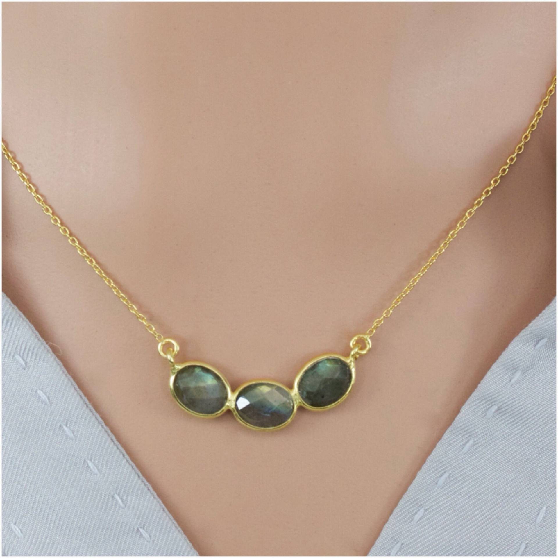 Anspruchsvolle Halskette Aus Vergoldetem Ovalem Schachbrettschliff Sterlingsilber Mit Natürlichem Labradorit, Geburtstagsgeschenk, Jubiläumsgeschenk von AlidaJewelry