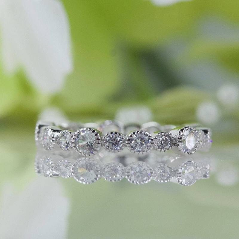 Art Deco-Stil Feine Qualität Cubic Zirkonia Eternity Ehering Ring Aus Sterling Silber, Ehering, Jubiläum Band | 039 von AlidaJewelry