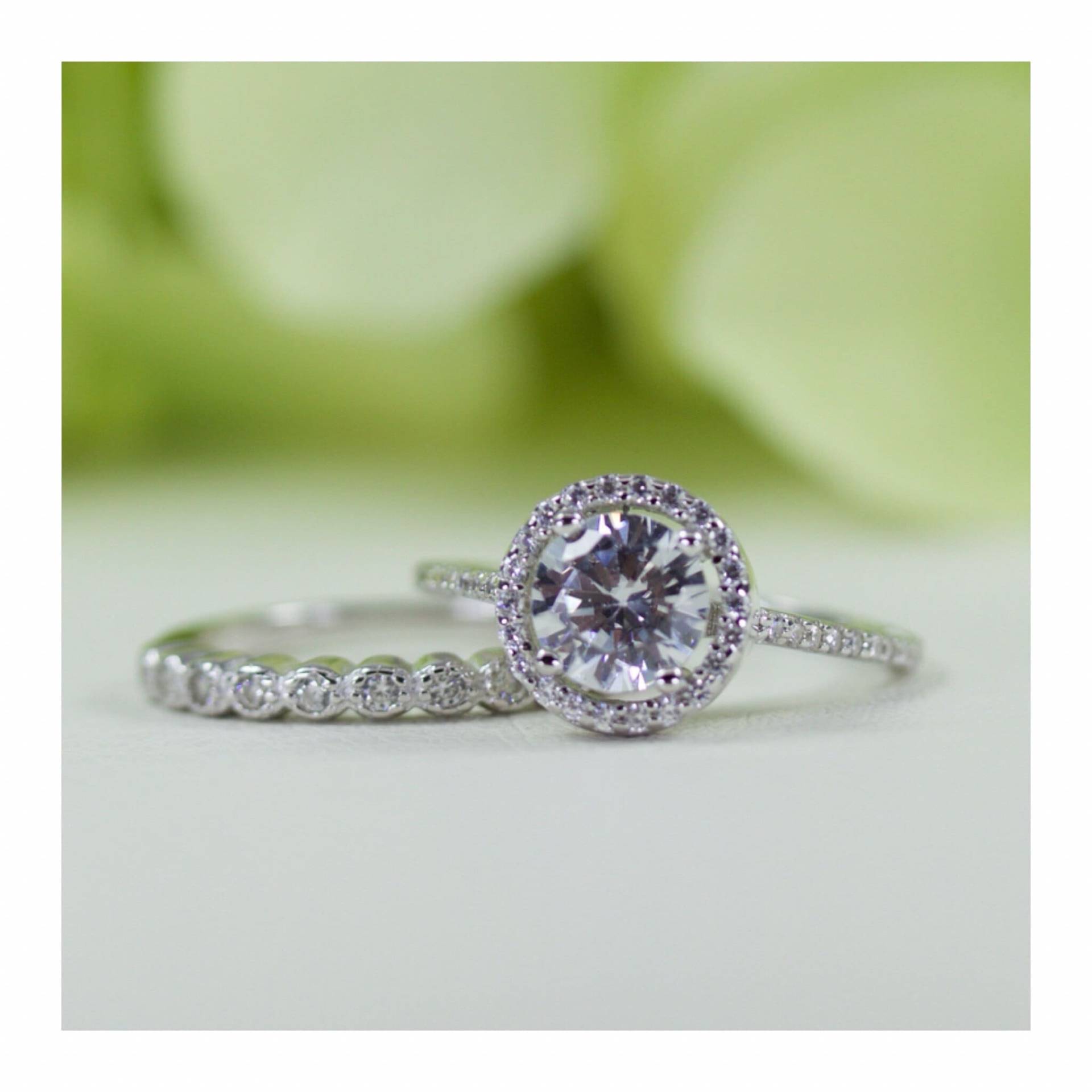 Lagerräumung - Halo 1.20 Ct Rund Brilliant Schliff Zirkonia Verlobungsring Set in Sterling Silber, Reisering | R003-048 von AlidaJewelry