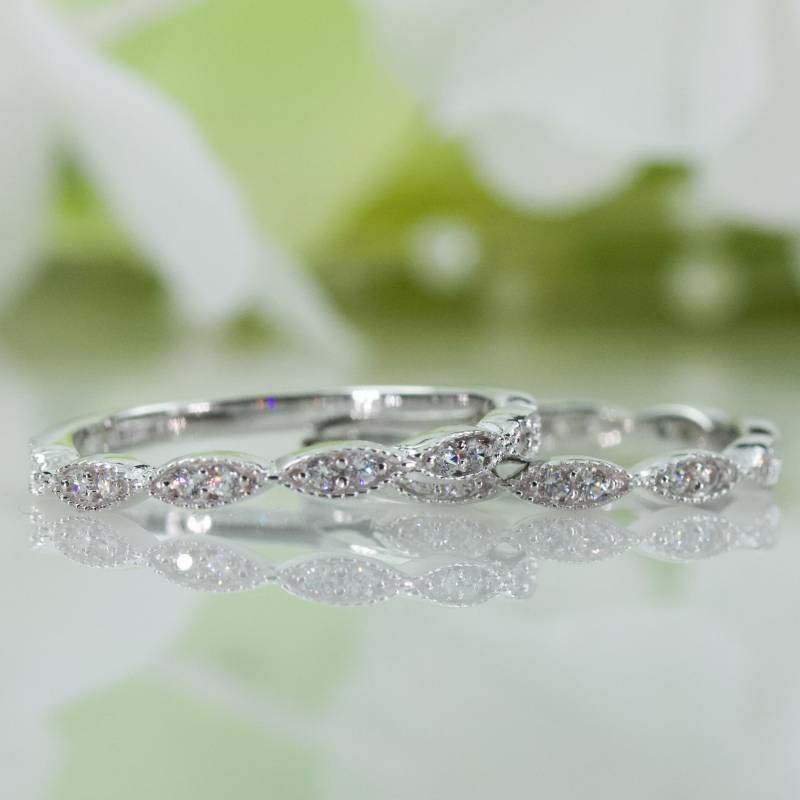 Micropavé Art Deco-Stil Zweireihig Feine Qualität Zirkonia Halbe Ewigkeit Ehering Ring Set in Sterling Silber, Reisering | Db108 Micropavé Art Deco-Stil Zweireihig Feine Qualität Zirkonia Halbe Ewigkeit Ehering Ring Set in Sterling Silber, Reisering | Db108 von AlidaJewelry