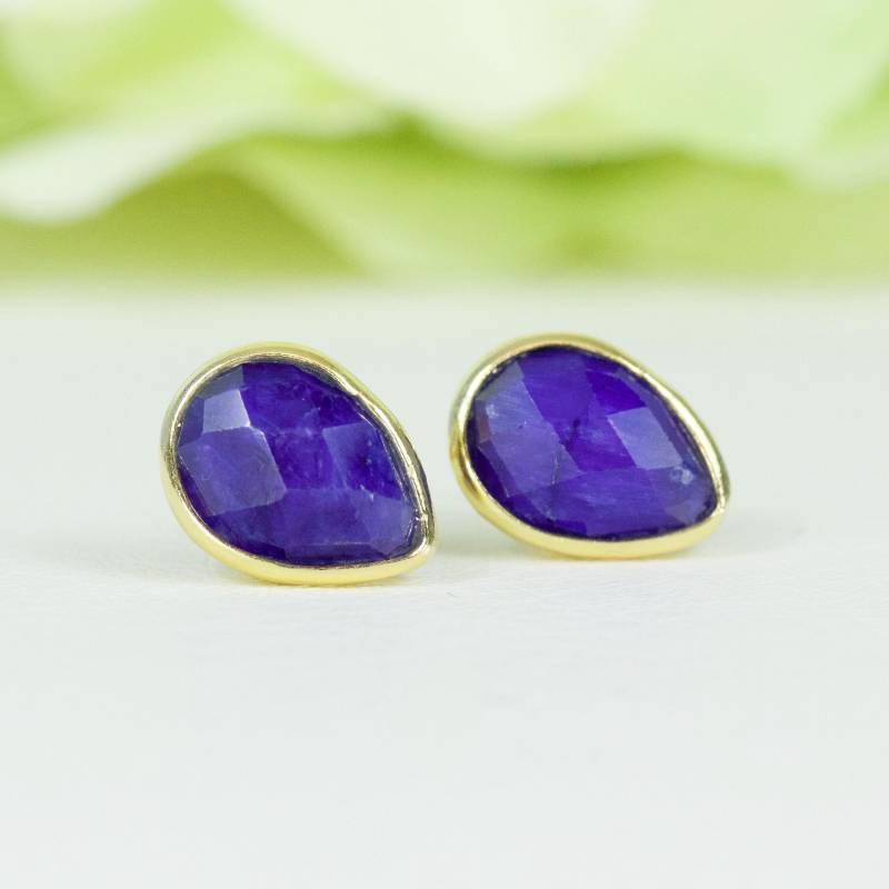 Natürliche Reihe Sapphire Birne Schachbrett Geschnitten Ohrstecker in Vergoldetem Sterling Silber, Geburtstagsgeschenk, Danke Geschenk Natürliche Reihe Sapphire Birne Schachbrett Geschnitten Ohrstecker in Vergoldetem Sterling Silber, Geburtstagsgeschenk, Danke Geschenk von AlidaJewelry