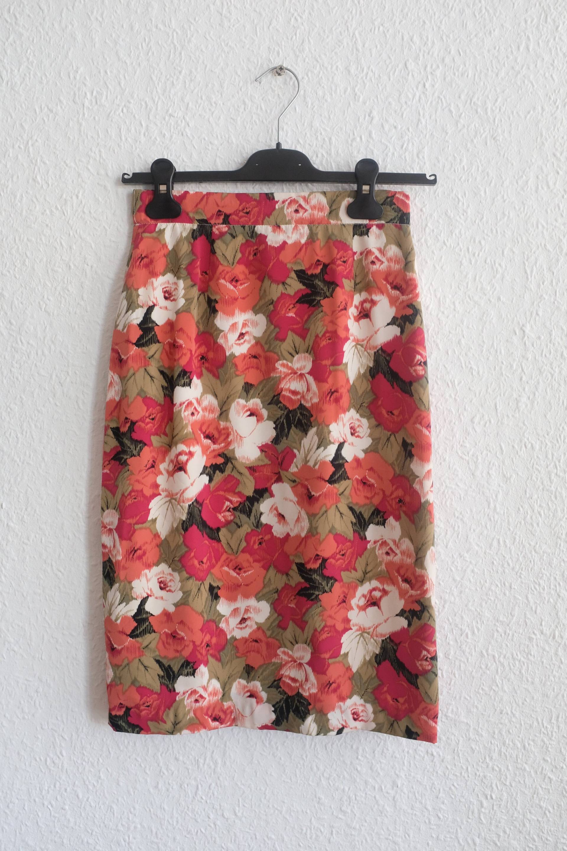 Vintage 80Er Jahre Gerader Rock Mit Floralen Muster. Frauen Größe Eu 36/38 Vintage 80Er Jahre Gerader Rock Mit Floralen Muster. Frauen Größe Eu 36/38 von AlienArmpit
