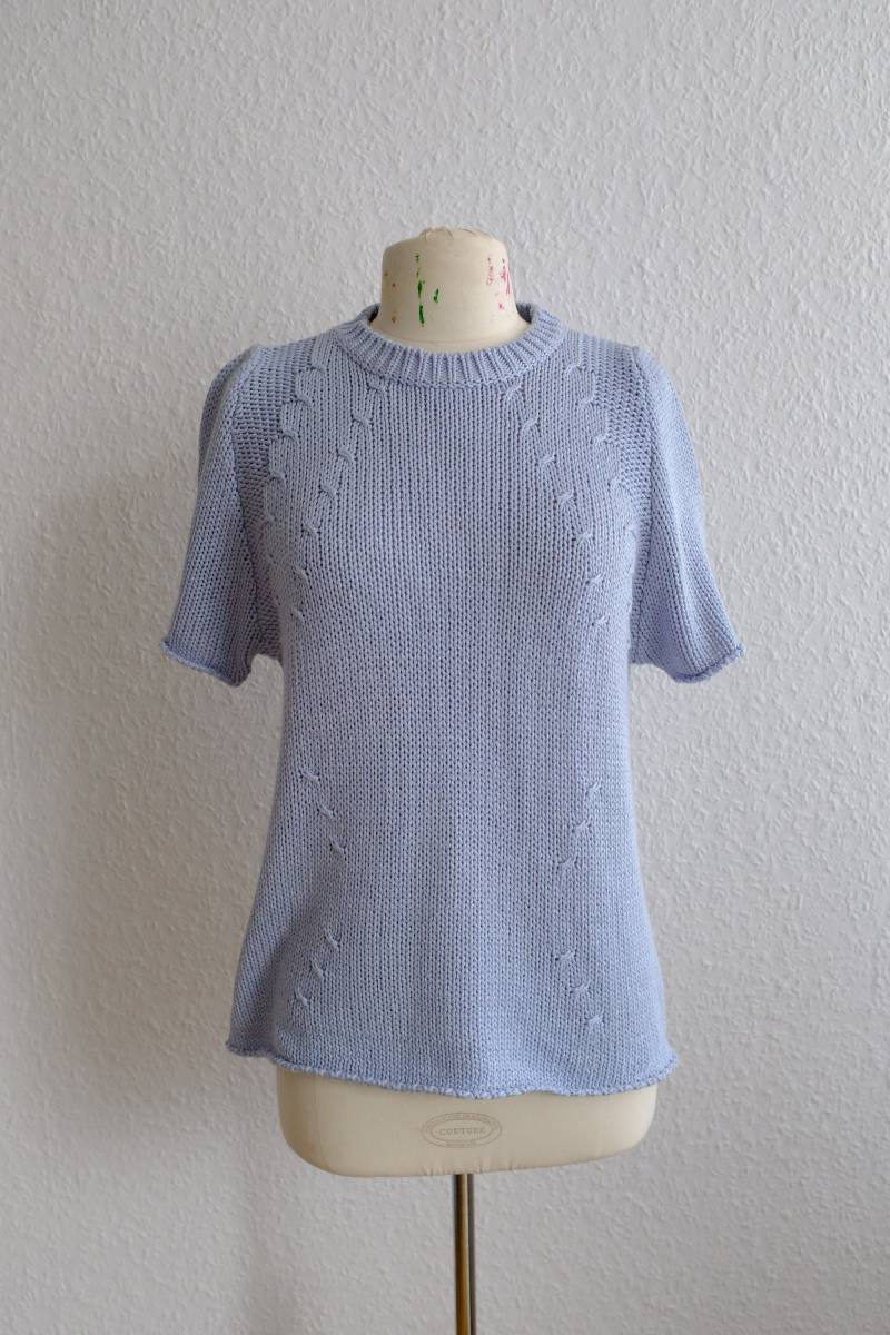 Vintage 80Er Jahre Hellblau Gestrickter Pullover Mit Kurzen Ärmeln. Damen Größe M Vintage 80Er Jahre Hellblau Gestrickter Pullover Mit Kurzen Ärmeln. Damen Größe M von AlienArmpit