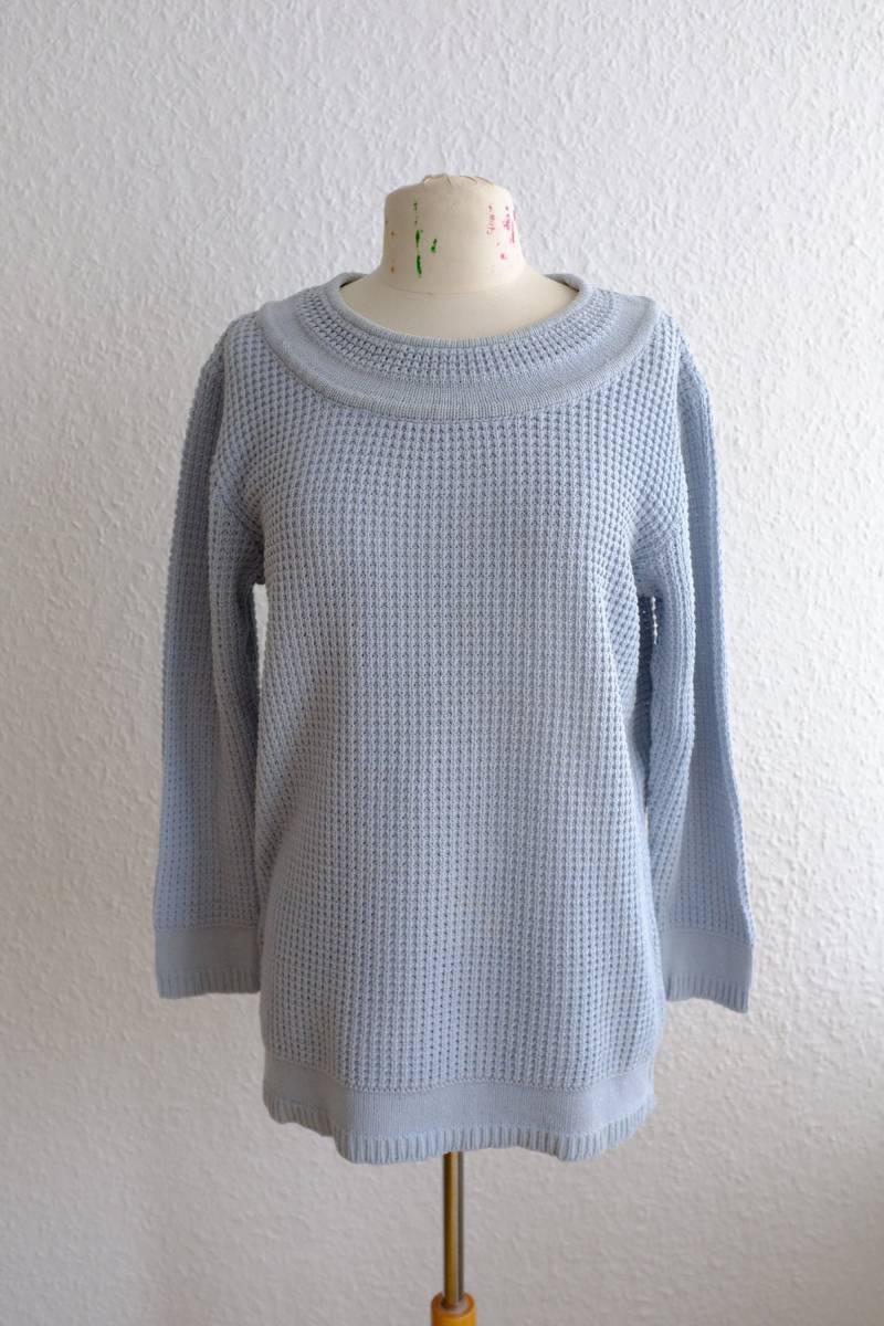 Vintage 80Er Jahre Hellblau Gestrickter Pullover. Damen Größe M/L Vintage 80Er Jahre Hellblau Gestrickter Pullover. Damen Größe M/L von AlienArmpit