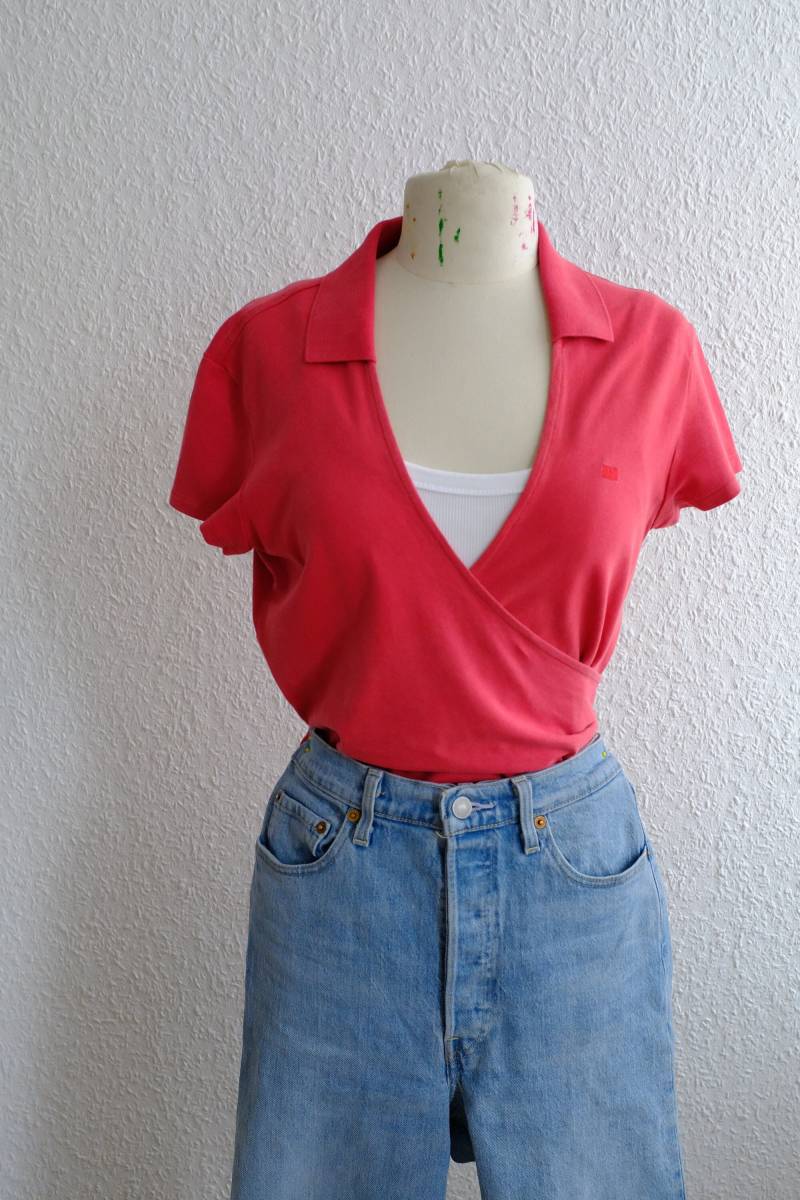 Vintage 90Er Jahre Rotes Wrap Poloshirt. Damen Größe Xl Vintage 90Er Jahre Rotes Wrap Poloshirt. Damen Größe Xl von AlienArmpit