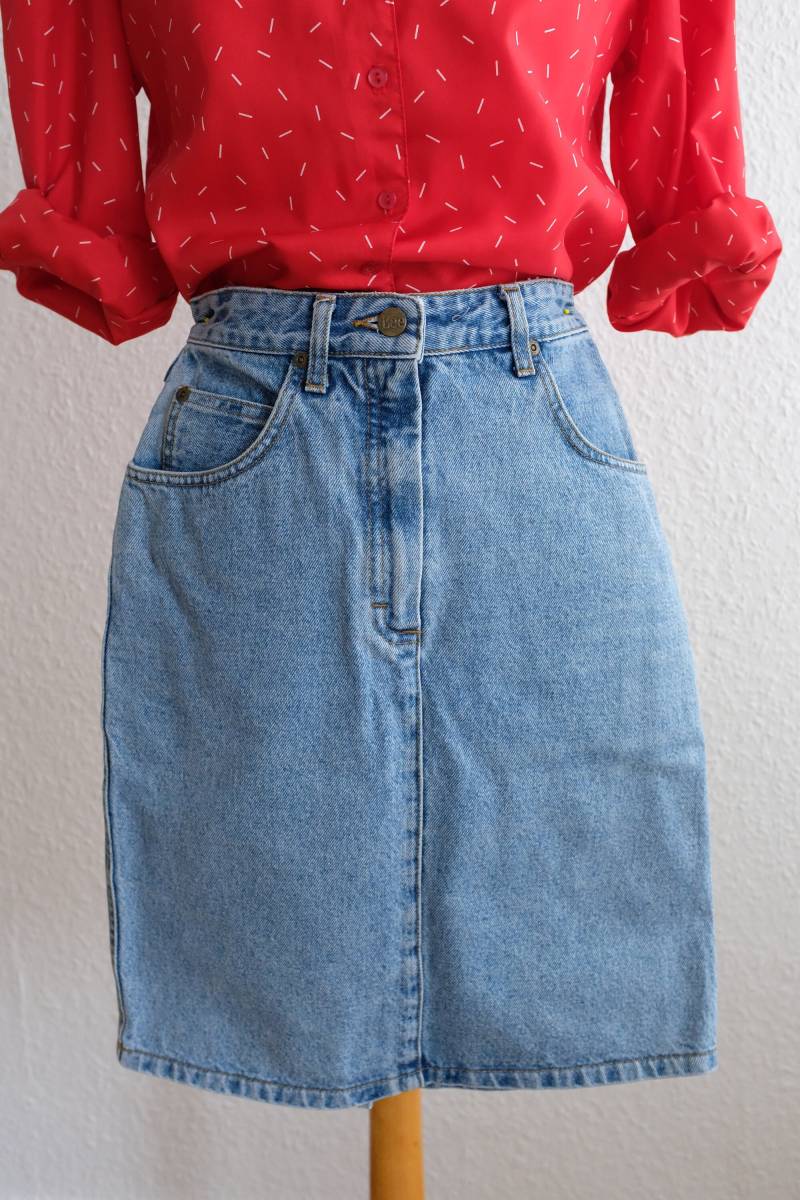 Vintage Lee Jeans Rock. Frauen Größe 28 Vintage Lee Jeans Rock. Frauen Größe 28 von AlienArmpit