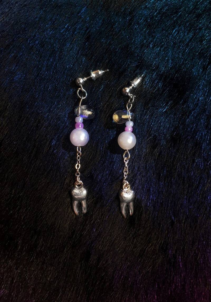 Cutie Teeth Earrings von Alienmoe