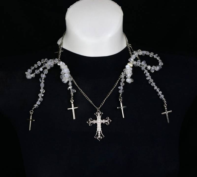 Jesus Loving Princess Necklace von Alienmoe