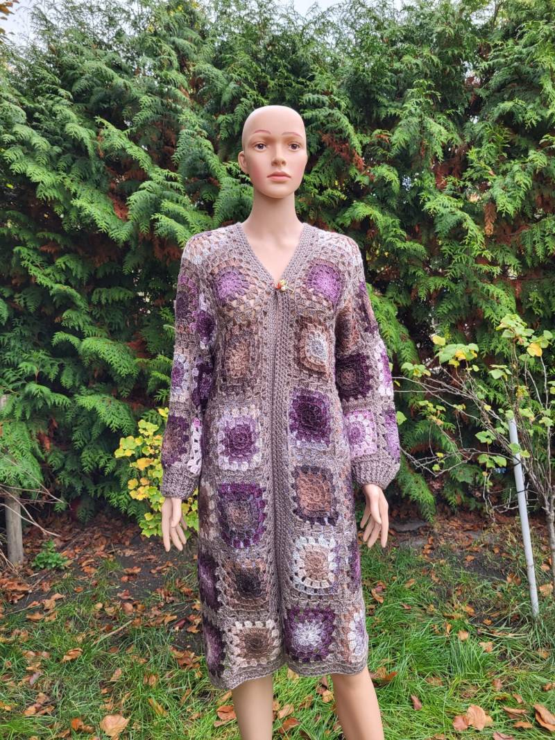 Gehäkelter Cardigan Im Lila-Rosanen Kästchenmuster, Sehr Weich Und Angenehm, Handgemacht, Winterlich, Warm, Häckeljacke, Handarbeit von AlievHandmadePieces