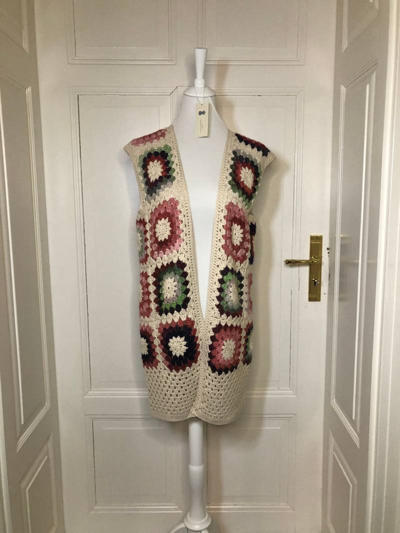 Gehäkelter Cardigan in Beige Mit Buntem Farbmuster | Quadratmuster, Sehr Weich Und Angenehm, Handgemacht, Winterlich, Weihnachtlich von AlievHandmadePieces
