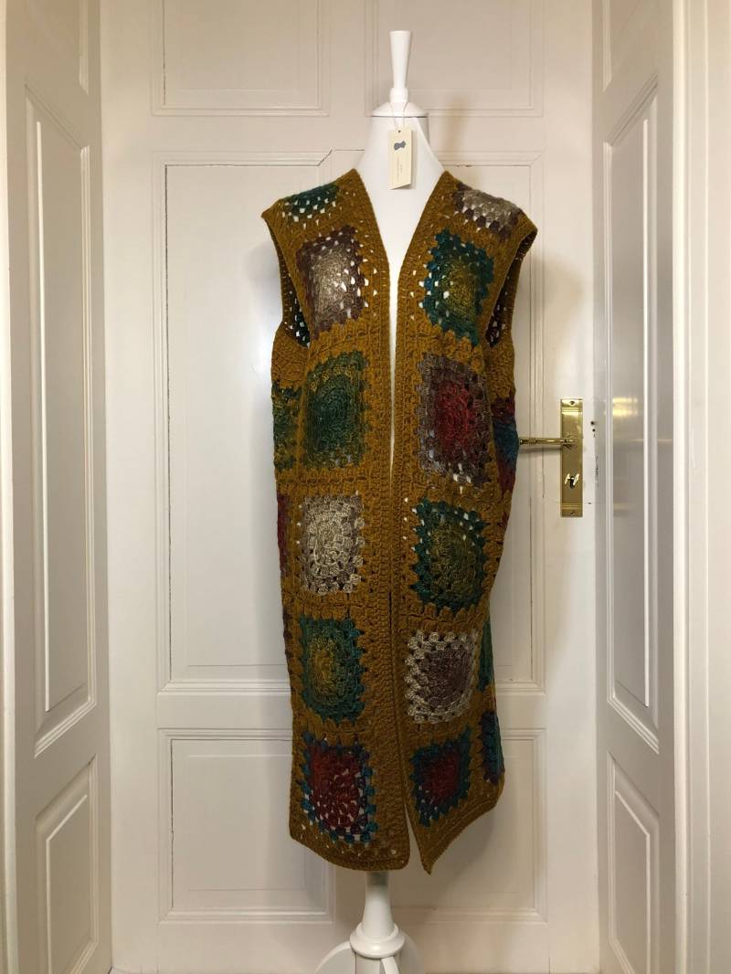 Gehäkelter Cardigan in Braun Mit Buntem Farbmuster | Quadratmuster, Sehr Weich Und Angenehm, Handgemacht, Winterlich, Weihnachtlich von AlievHandmadePieces