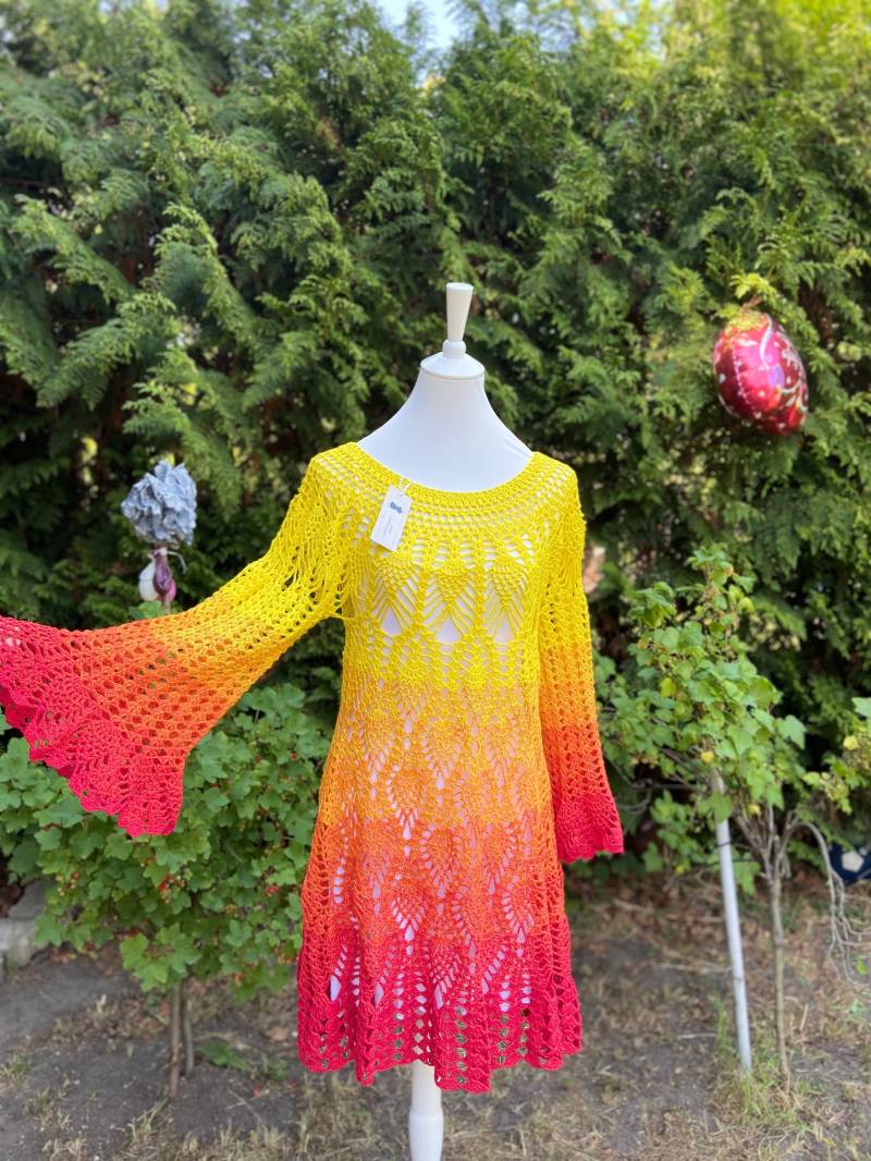 Gehäkeltes Tunika Kleid, Strandkleid, Häkelkleid, Sommerkleid Im Flammen-Farbverlauf | Gelb/Orange/Rot von AlievHandmadePieces