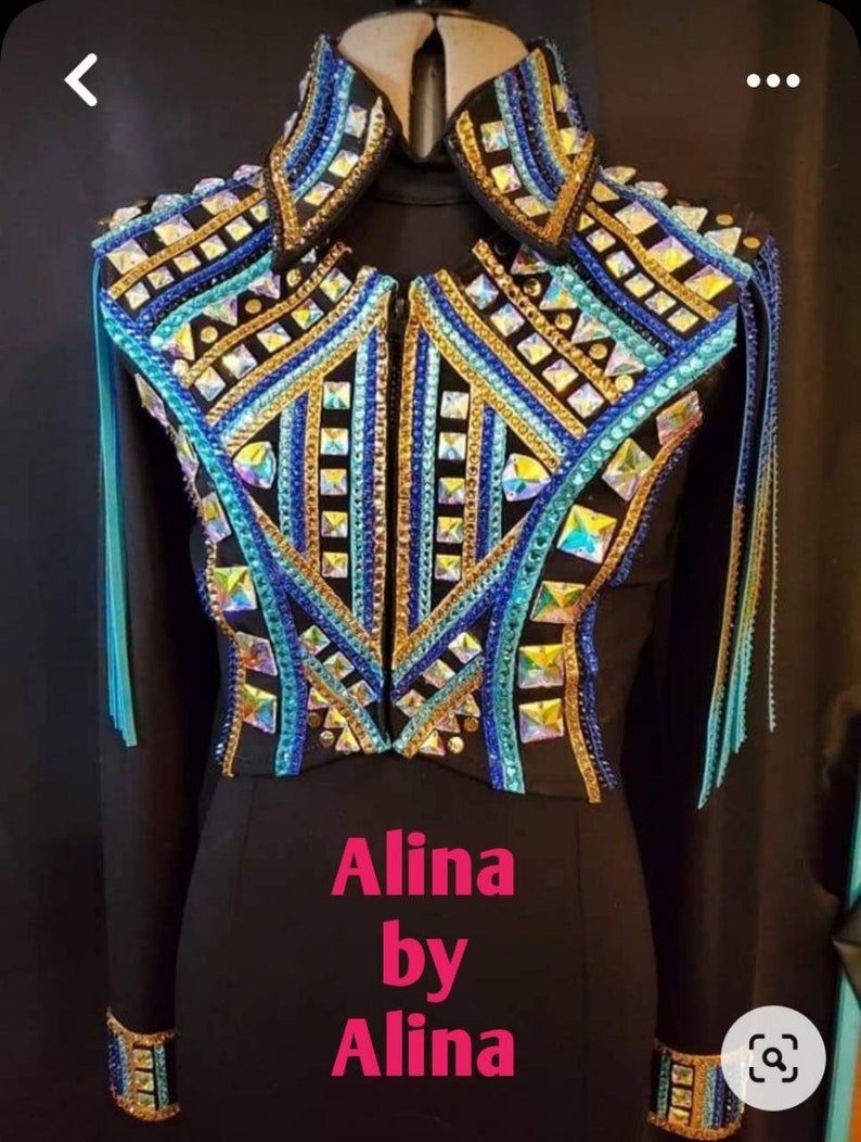 Zeigen Sie Bolero Mit Passendem Shirt Verzierter Arbeit von AlinaByAlinaa