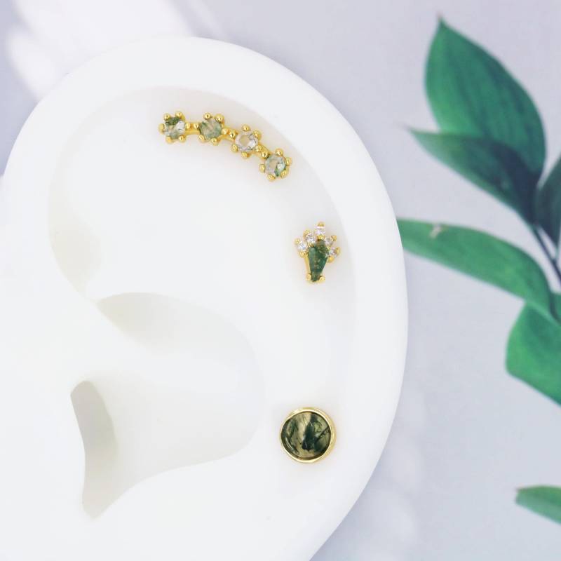 5 Mm Round Moss Agate Earrings, Kite Shape Earrings With Cz, Climber Earrings, Curved Flat Back von AlinaChicJewelry