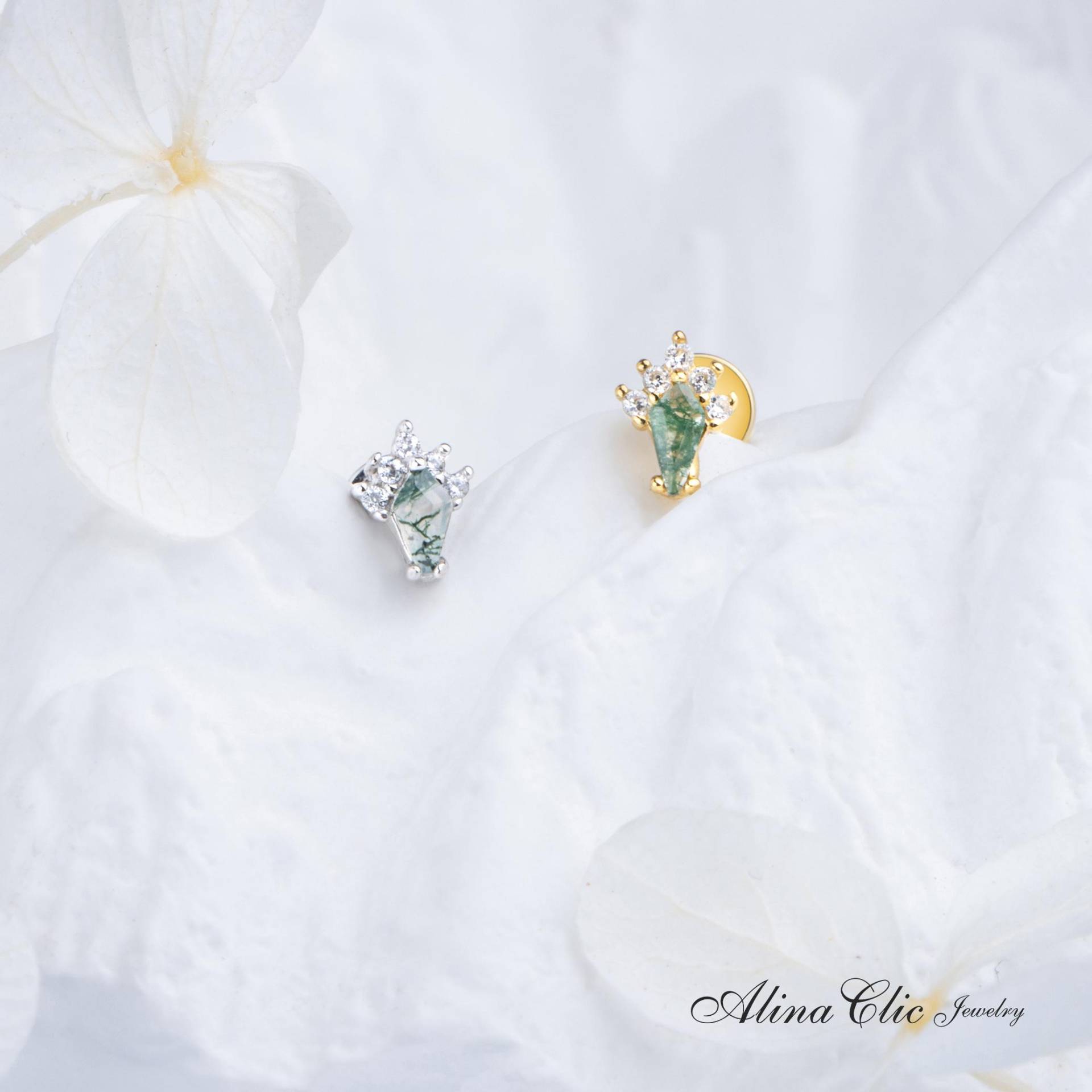 Kite Shape Moss Agate Earrings, Natural Green Earrings With Cz, Kite Gemstone Flat Back Earrings, Moss Stud in Silver Kite Shape Moss Agate Earrings, Natural Green Earrings With Cz, Kite Gemstone Flat Back Earrings, Moss Stud in Silver von AlinaChicJewelry