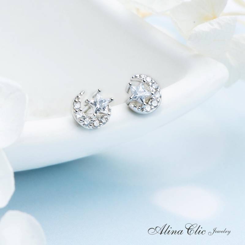 Moon & Star Cz Stud Earrings, 925 Silver Earrings By Alina, Crescent Cz Earrings, Celestial Earrings, Shine von AlinaChicJewelry