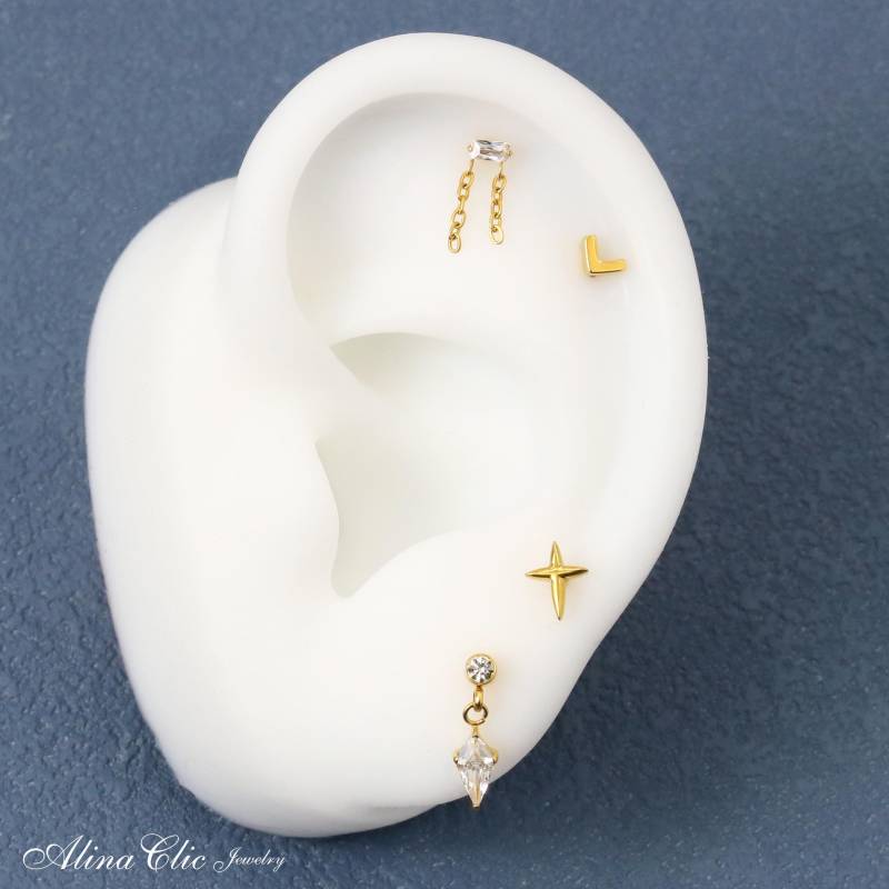 Rhombus Cz Dangle Earrings, Double Chains Baguette Earrings, Titanium Cross Stud Earrings, Mini V-Shape Flat Back Earrings, Stacking Earrings von AlinaChicJewelry