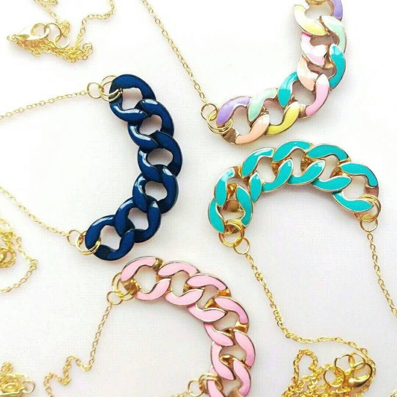 Emaille Statement Link Halskette in Teal, Pink, Navy Blue Oder Multicolor von AlinaandT