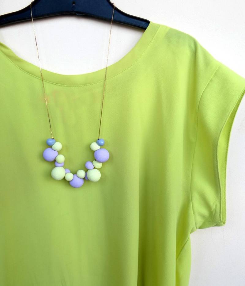 Pastel Polymer Clay Bib Halskette Gelb, Mint & Grau von AlinaandT