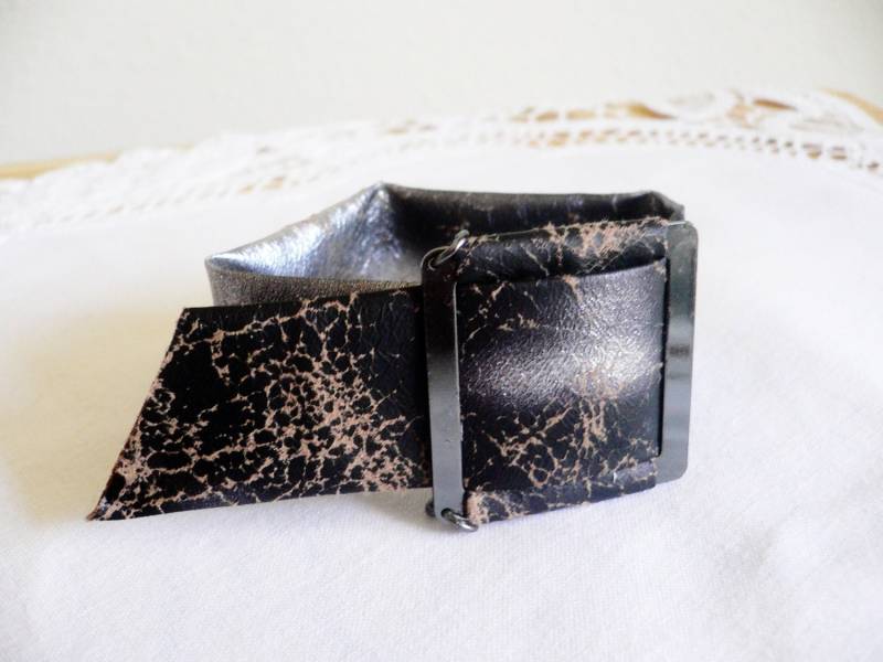 Armband...moderne Manschette...unkonventionellen Stil von AlinasArt