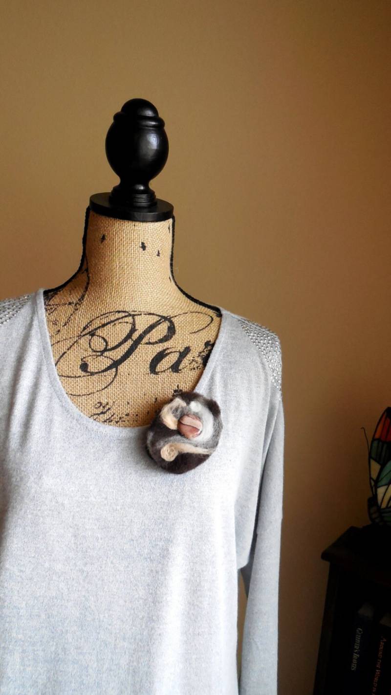 Brosche... Tragbare Kunst Einzigartige Geschenkidee... Hand Gefilzte Faser-Kunst von AlinasArt