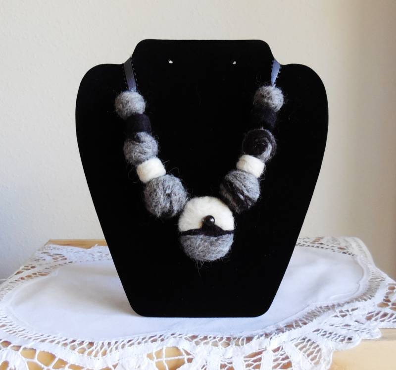 Fashion-statement Geheimnis-Ufer Halskette Handgefilzte Perlen Zwei in Eins von AlinasArt