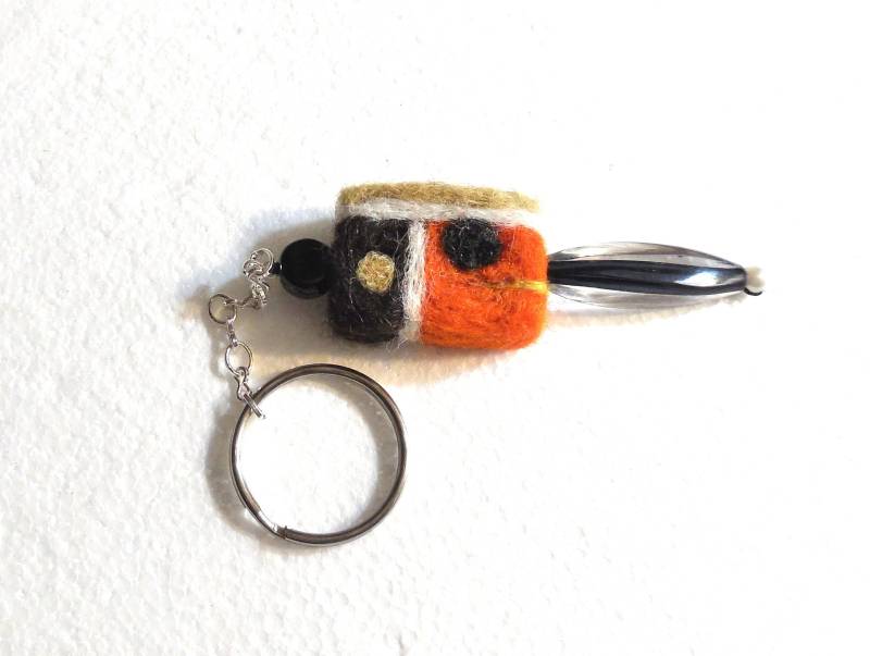 Handgemachte Schlüsselanhänger Abstrakte Charme.. Geldbörse Charme Von Hand Gefertigt Nadel Gefilzt Abstrakte von AlinasArt