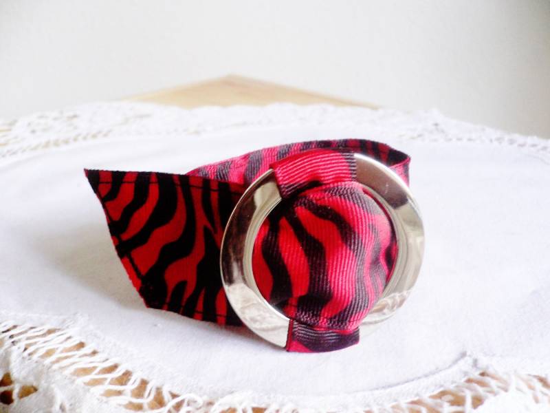 Manschette Stil Armband "Red Zebra"hand Gemacht von AlinasArt