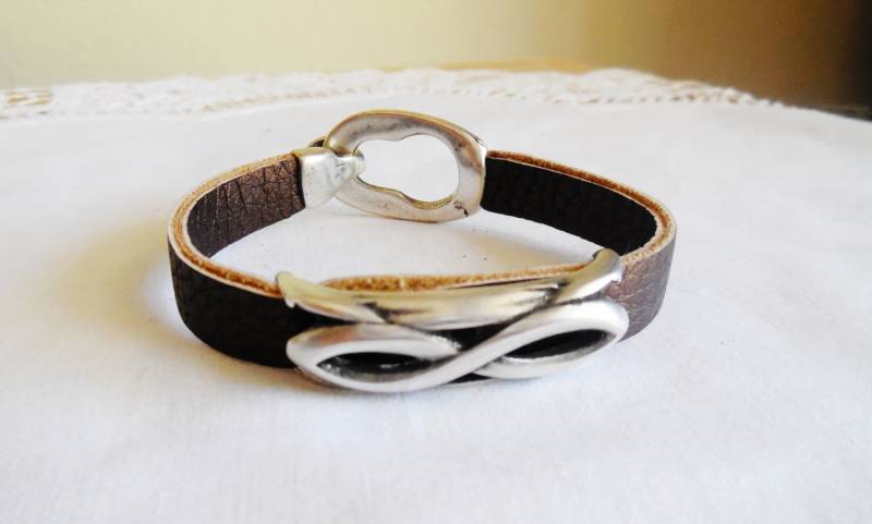 Unisex Armband... Unendlichkeit... Versilbert... Handgemacht Modernes Schlichte Eleganz von AlinasArt
