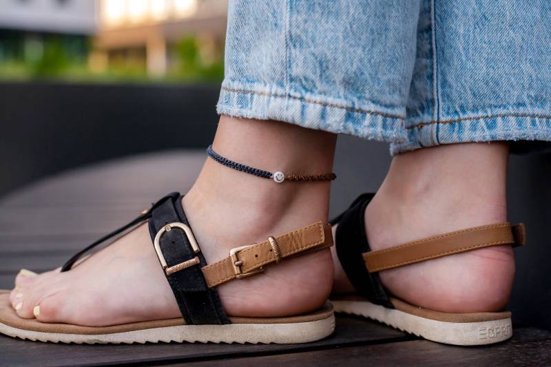 Makramee Fußkettchen Wasserfest, Zweifarbig Mit Smiley, Verstellbar, Perlenarmband, Makramee, Farben Frei Wählbar von AlinasArtelier