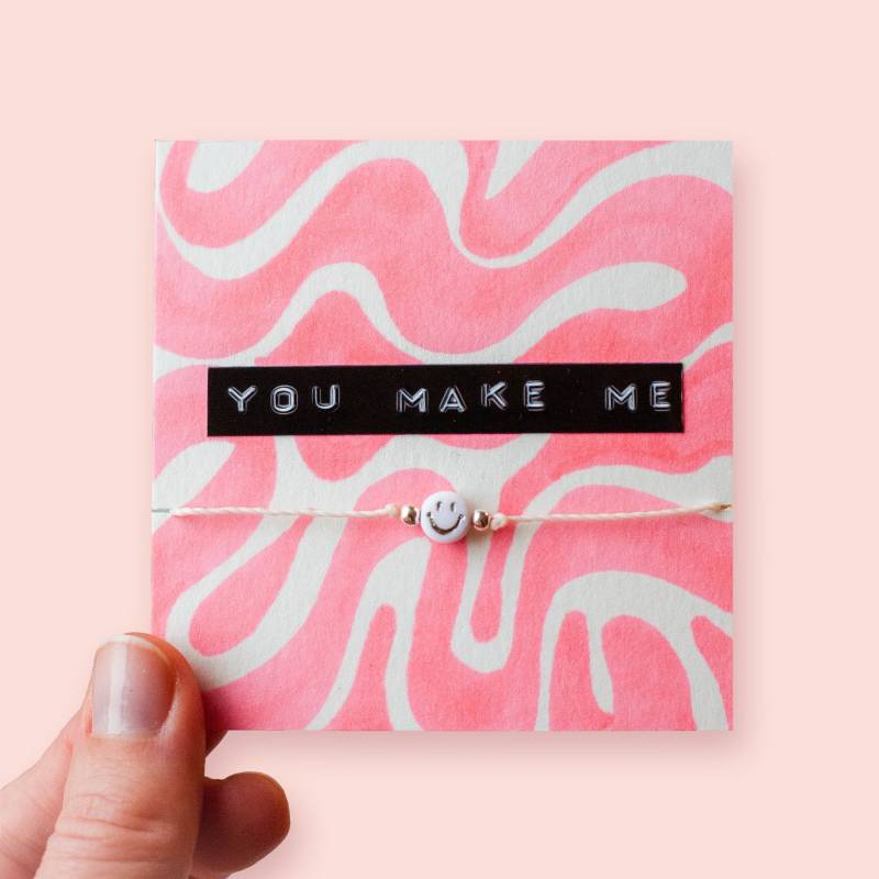 You Make Me Smile /Happy Armband Mit Buchstabenperlen Und Smiley, Freundschaftsarmband Perlenarmband Initiale Makramee Pastell von AlinasArtelier