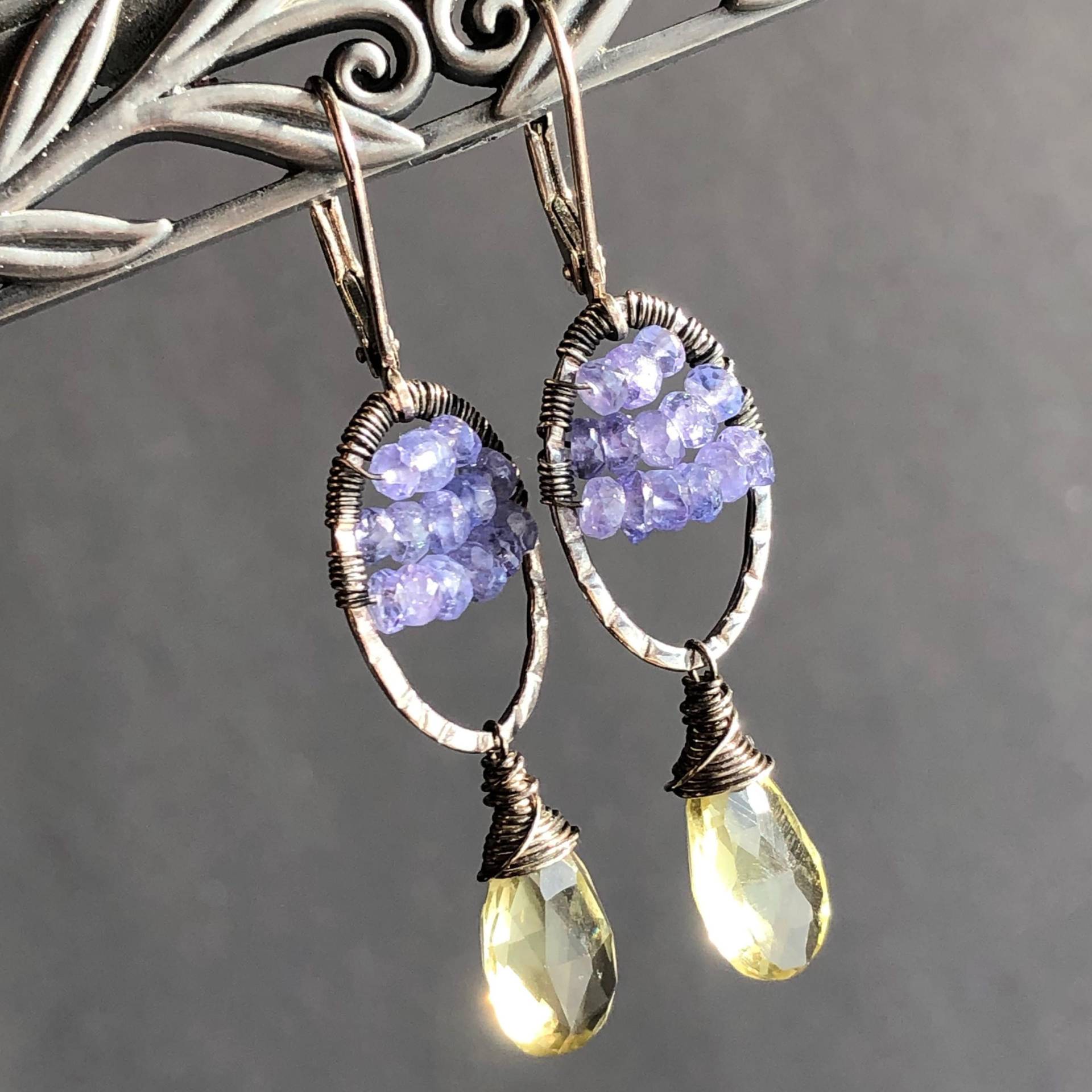 Lemon Quartz Tansanit Ohrringe Sterling Silber Draht Gewickelt Natürliche Gelb Violett Edelstein Einzigartiges Handwerker Weihnachtsgeschenk Für Lemon Quartz Tansanit Ohrringe Sterling Silber Draht Gewickelt Natürliche Gelb Violett Edelstein Einzigartiges Handwerker Weihnachtsgeschenk Für von AliraTreasures