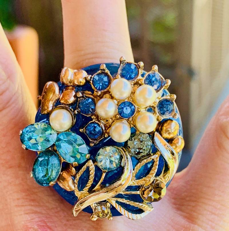 Blaue Harz Ring, Schmuck, Harz-Ring, Umfunktionierten Kostüm Handgemachte Perlenring Blaue Harz Ring, Schmuck, Harz-Ring, Umfunktionierten Kostüm Handgemachte Perlenring von AlisaMichelleDesigns