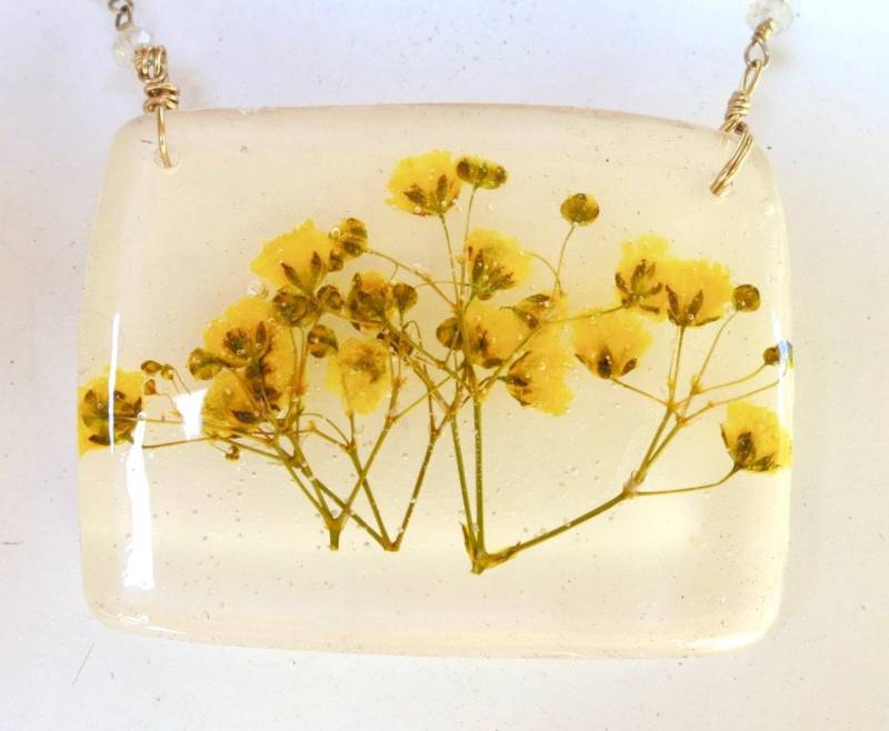 Getrocknete Blumenhalskette, Gepresste Blumenschmuck, Echte Blumenhalskette Getrocknete Blumenhalskette, Gepresste Blumenschmuck, Echte Blumenhalskette von AlisaMichelleDesigns