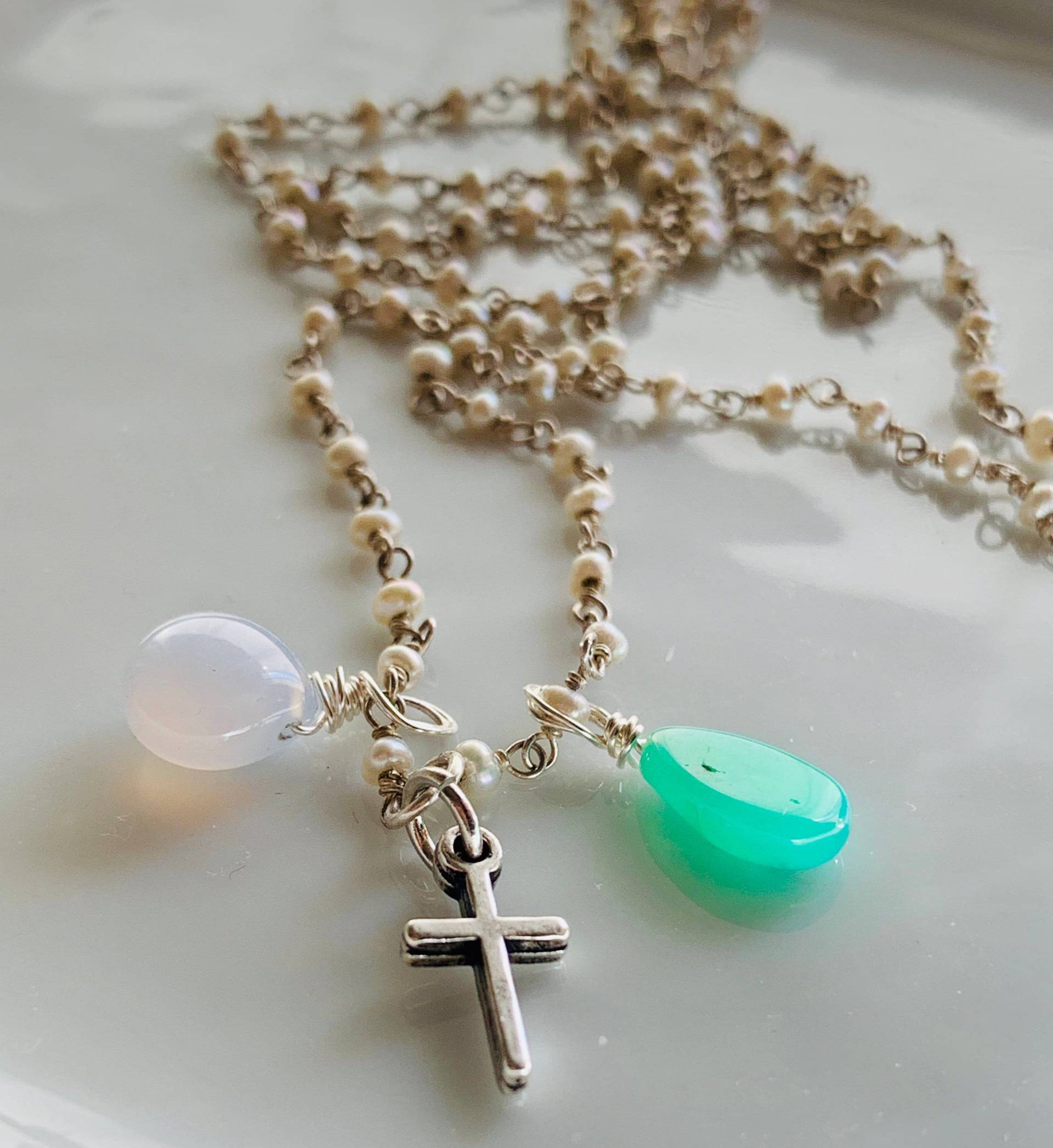 Silber Kreuz Anhänger, Edelsteinhalskette, Religiöser Schmuck, Zierliche Halskette Silber Kreuz Anhänger, Edelsteinhalskette, Religiöser Schmuck, Zierliche Halskette von AlisaMichelleDesigns