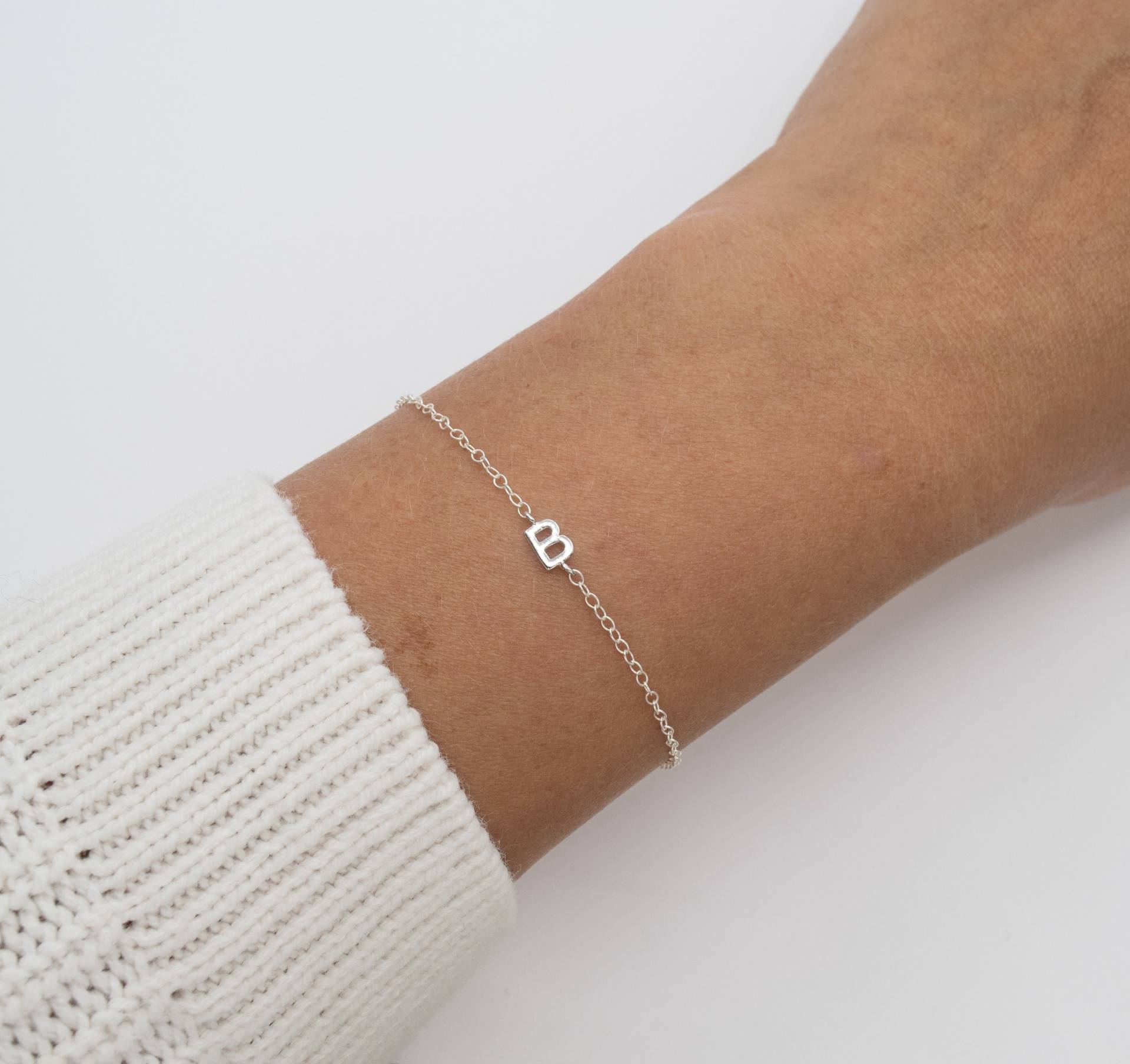 Silberarmband Mit Initialen, Personalisiertes Armband, Armband Für Schichten Silberarmband Mit Initialen, Personalisiertes Armband, Armband Für Schichten von AlisaStudioDesign