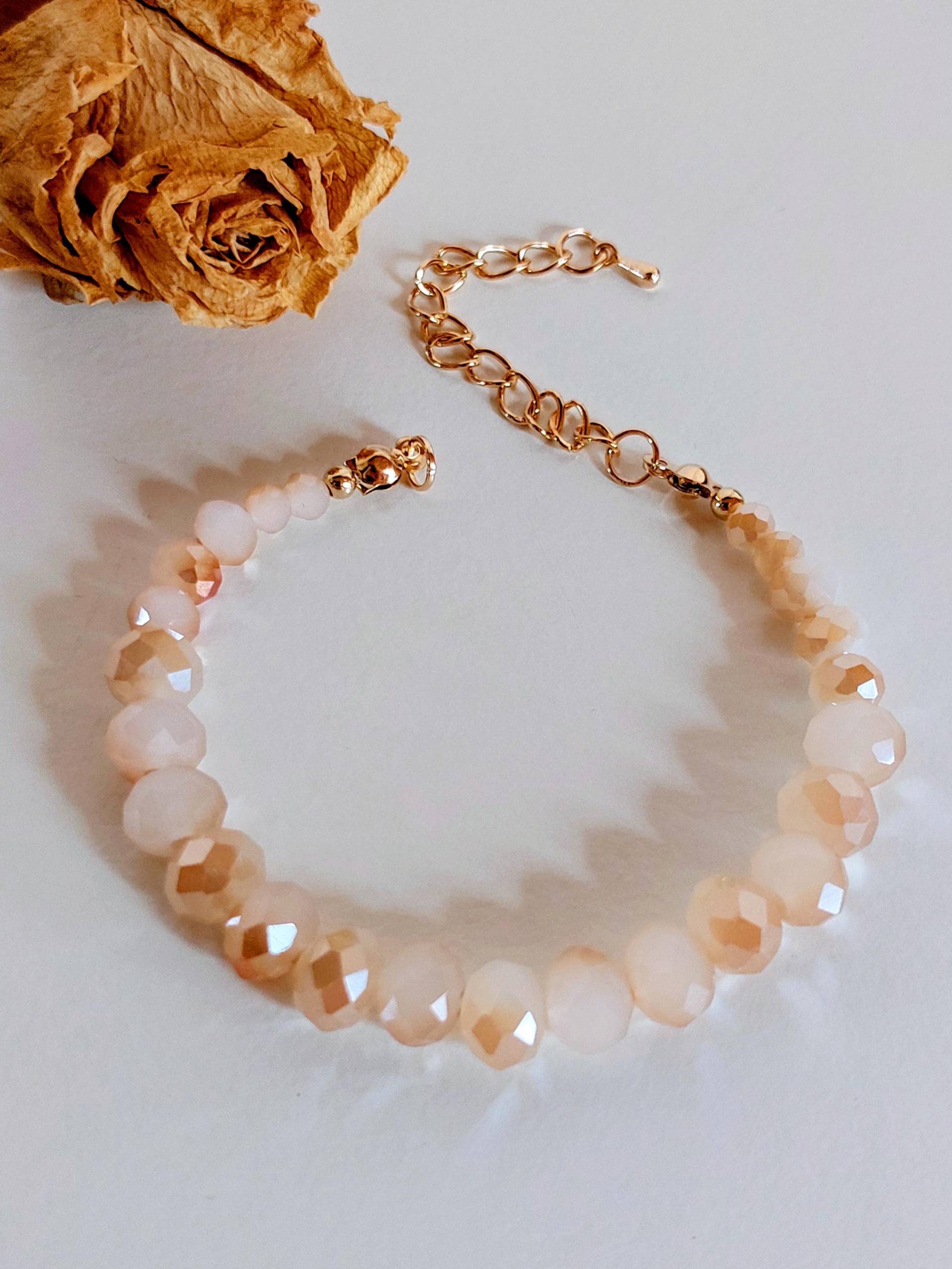 Unikat Edles Armband Aus Creme -, Haut - Und Apricot -Farbenen Facettierten Rondellförmigen Glasperlen Perlenarmband 16 Bis 21 cm Unikat Edles Armband Aus Creme -, Haut - Und Apricot -Farbenen Facettierten Rondellförmigen Glasperlen Perlenarmband 16 Bis 21 cm von AlisasSchatztruhe