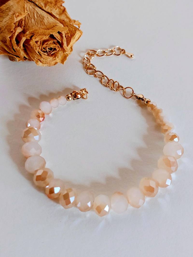 Unikat Edles Armband Aus Creme -, Haut - Und Apricot -Farbenen Facettierten Rondellförmigen Glasperlen Perlenarmband 16 Bis 21 cm Unikat Edles Armband Aus Creme -, Haut - Und Apricot -Farbenen Facettierten Rondellförmigen Glasperlen Perlenarmband 16 Bis 21 cm von AlisasSchatztruhe
